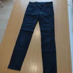22　56cm　UJ　デニム　パンツ　ジーンズ　黒　ブラック　スキニー　フィット