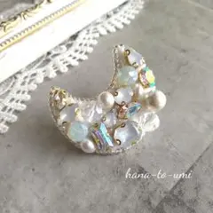 no.H313月モチーフのごろごろビーズ刺繍ブローチ