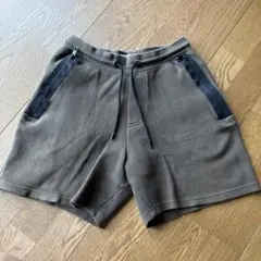 Bershka ショートパンツ　カーキのサムネイル