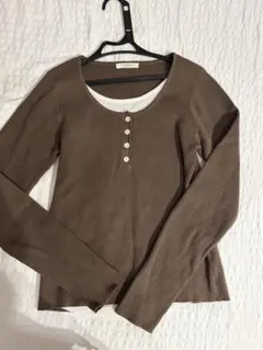 CLASSICAL ELF ブラウンリブ長袖トップス
