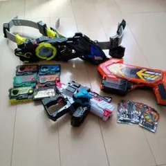 仮面ライダー龍騎 変身ベルトVバックル 13ライダーセット トイザらス