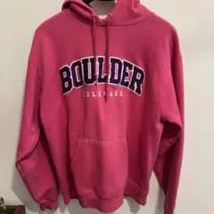 【Champion】ロゴスウェットパーカー ピンク BOULDER US古着