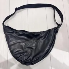 ユニクロ　レザータッチラウンドショルダーバッグ　ユニクロC 訳あり