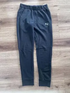 PUMA 黒 ジャージパンツ Sサイズ