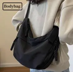 ボディバッグ ワンショルダー 黒 カジュアル アウトドア 収納 ナイロン