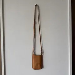 IL BISONTE レザースマホショルダー　ブラウン