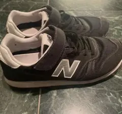 ニューバランス　スニーカー