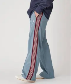 青いサイドストライプワイドパンツ