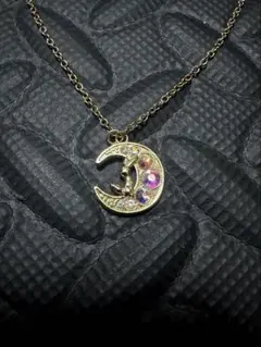 ポケモン　ブラッキーネックレス　三日月モチーフ ゴールド