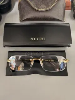 【極美品】GUCCI リムレスメガネゴールド　ツーポイト　グッチメガネのサムネイル