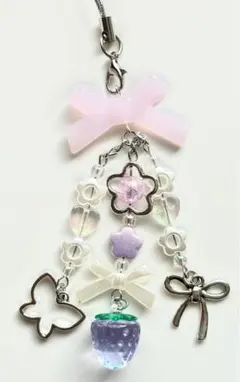 ハンドメイド　ストラップ　ビーズ　コレクトブック　y2k 韓国　紫　いちご