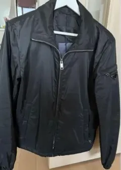 【美品】PRADA 三角ロゴ 中綿 ナイロンジャケット　ブラック