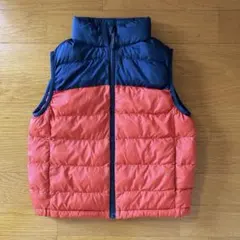 ユニクロ　赤と紺のキッズベスト