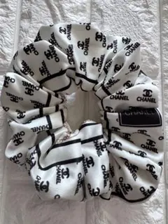 サテン　CCヘアゴム　ヘアシュシュ　ホワイト