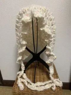 ハンドメイド　フリル付きボンネット　バブーシュカ　バラクラバ　紐付き