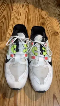 NIKE スニーカー ホワイト ネオンカラー