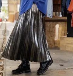 niko and... メタリックプリーツ　ロングスカート　シルバー