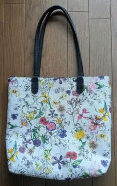 リバーシブル！トートバッグ 花柄ホワイト×ブラック