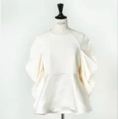 新品タグ付！Heve silky cape BL vanilla - メルカリ