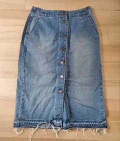 GU（ジーユー）フロントボタンデニムスカート