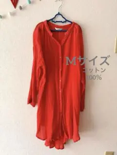 コットン100% 赤のVネック長袖シャツ