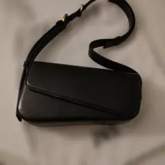 ★未使用品★ZARA/ブラックショルダーバッグ 本革製