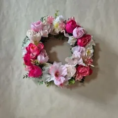 ピンクのリース　 造花リース　ふんわりリース