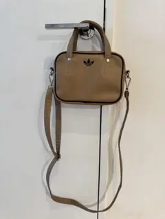 adidas ショルダーバッグ ブラウン