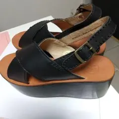 YOSUKE本革厚底サンダル