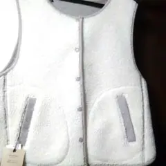 新品タグ付き リバーシブルホワイト ボア ベスト