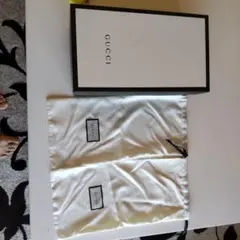 GUCCI　シューズボックスと袋