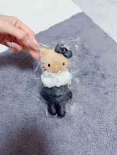 ハローキティ 黒いドレス ぬいぐるみ 約10cm