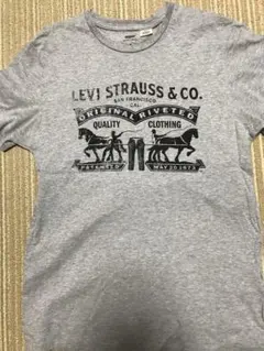 Levi’s Tシャツ