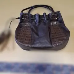 黒 レザー ハンドバッグ クロコダイル風