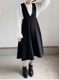 ジャンパースカートVネックワンピ　イタフラ
