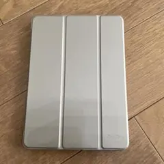 シルバー　iPadケース スリムデザイン