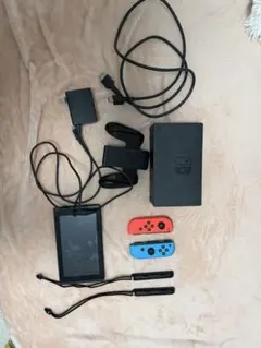 Nintendo Switch 本体 赤/青 付属品付き