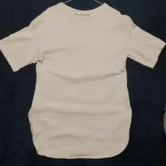 GU アイボリー MサイズTシャツ