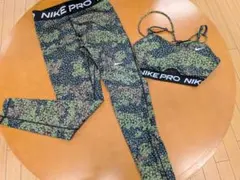 NIKE PRO ヨガウェア 上下セット カモフラ柄　サイズMのサムネイル