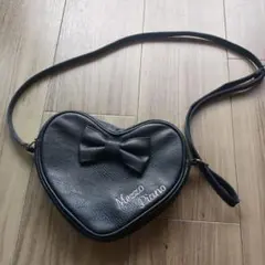 メゾピアノ　ハート型ショルダーバッグ
