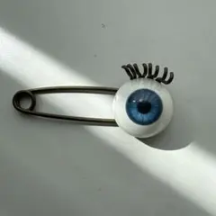 あちゃちゅむ　目玉ブローチ　ピンのサムネイル