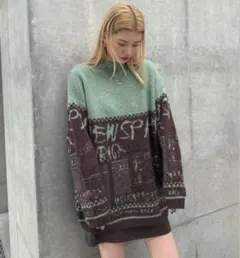 Ameri NEWS PAPER JACQUARED KNIT TOP