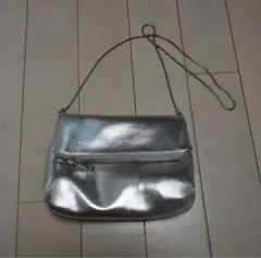 シルバーショルダーバッグ