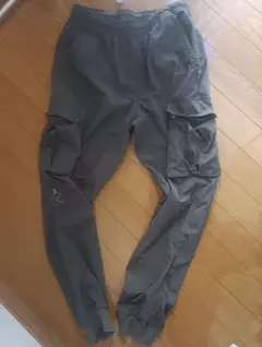 adidas ウーブンカーゴパンツのサムネイル