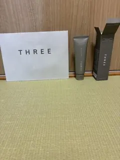 THREE エッセンシャルセンツ ハンド＆ネイルクリーム 01のサムネイル