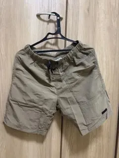 GRAVICCI ベージュ ショートパンツ Mサイズ