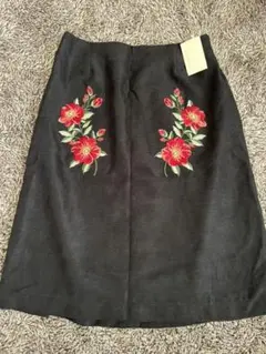 【新品未使用タグ付き】花柄　台形スカート
