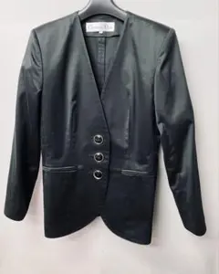 [クリスチャン　ディオール]美品・程良い光沢の有る綿100%・真黒・袖口は白／黒のサムネイル