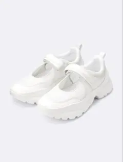 GU ボリュームソールベルトスニーカー