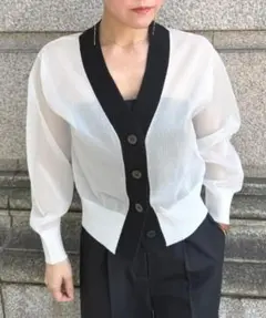 JENNEのカーディガンのサムネイル